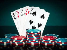 Filipino player accessing playtime app Live Casino on a smartphone